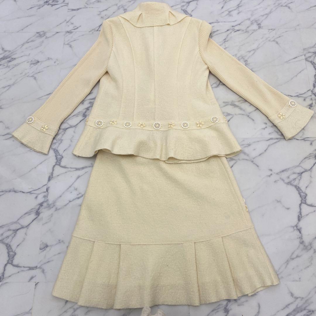 美品スーパービューティー花ビジュー装飾、異素材ジャケット、スカートセットアップ