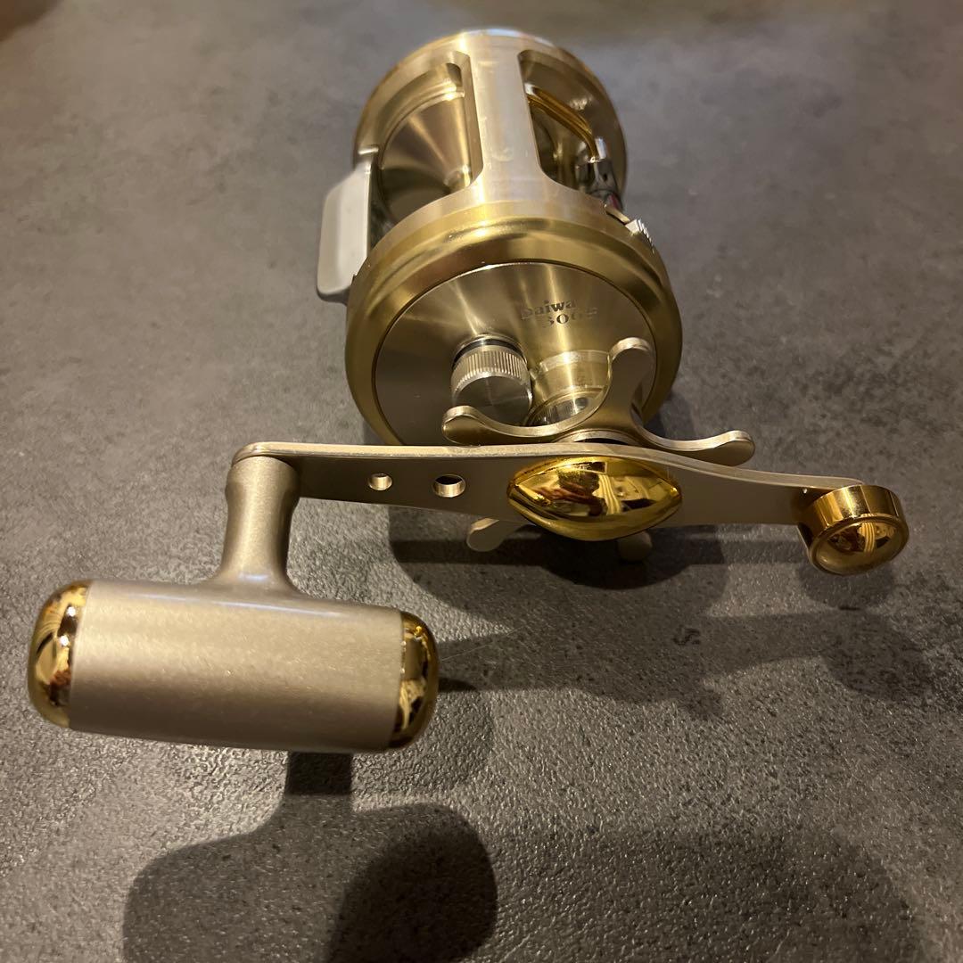 白*様 希少　ダイワ ミリオネア CV-Z 300F ベイトリール