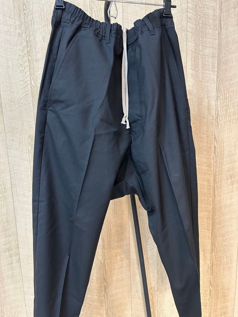 パンツ CTHY TECHWOOL BAGGY SARROUEL SLACKS BL2