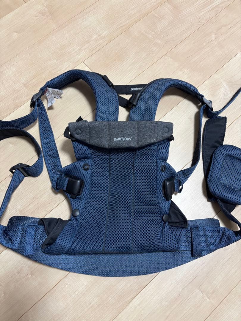 ベビービョルン　ベビーキャリア　ハーモニー　ネイビー　防寒ケープ付き