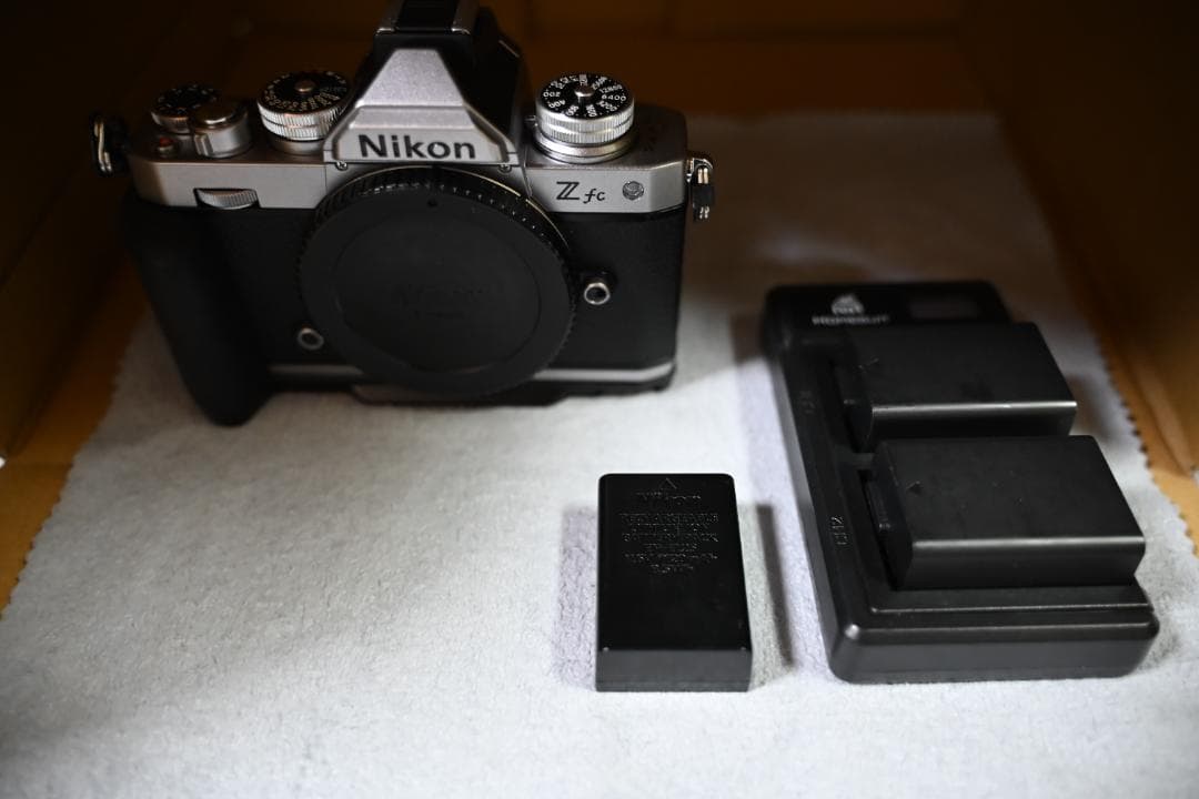 Nikon Z fcメーカーメンテ済 外装・上部ダイヤル交換済 バッテリー3個付