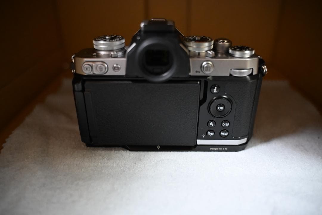 Nikon Z fcメーカーメンテ済 外装・上部ダイヤル交換済 バッテリー3個付