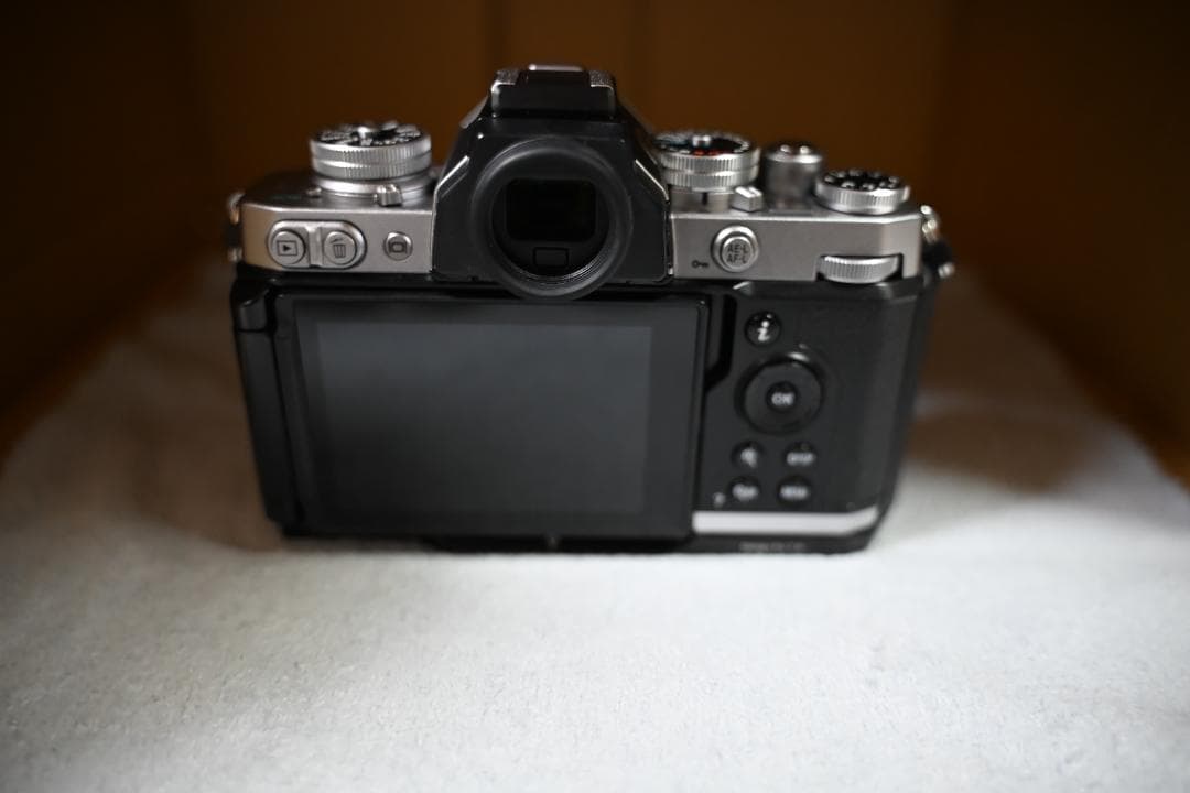 Nikon Z fcメーカーメンテ済 外装・上部ダイヤル交換済 バッテリー3個付