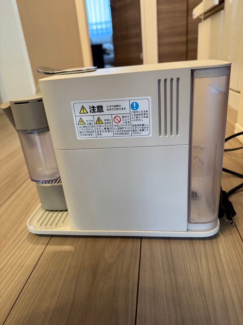 ネスプレッソ　F111 カプセル式コーヒーメーカー　ラティシマ•ワン　2021年