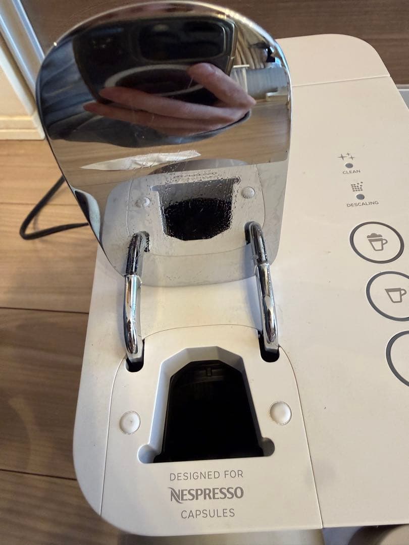 ネスプレッソ　F111 カプセル式コーヒーメーカー　ラティシマ•ワン　2021年