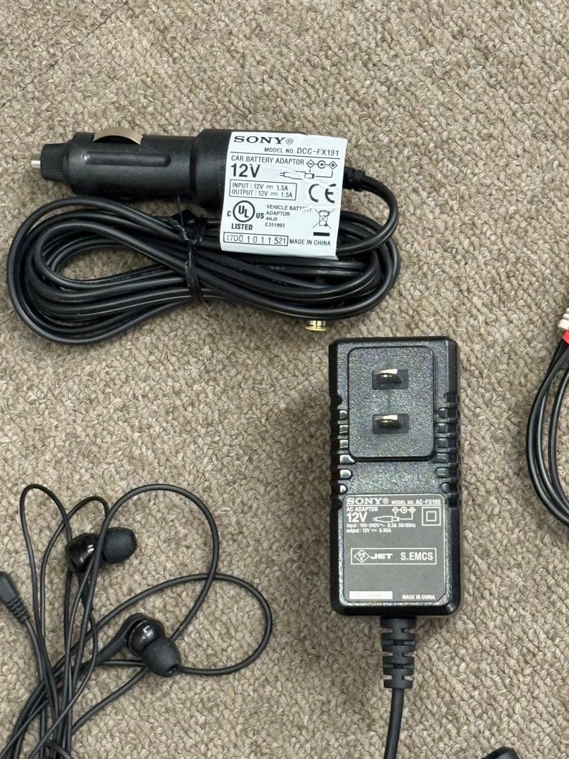 【美品】SONY DVP-FX780 ポータブルDVDプレーヤー 2018年製