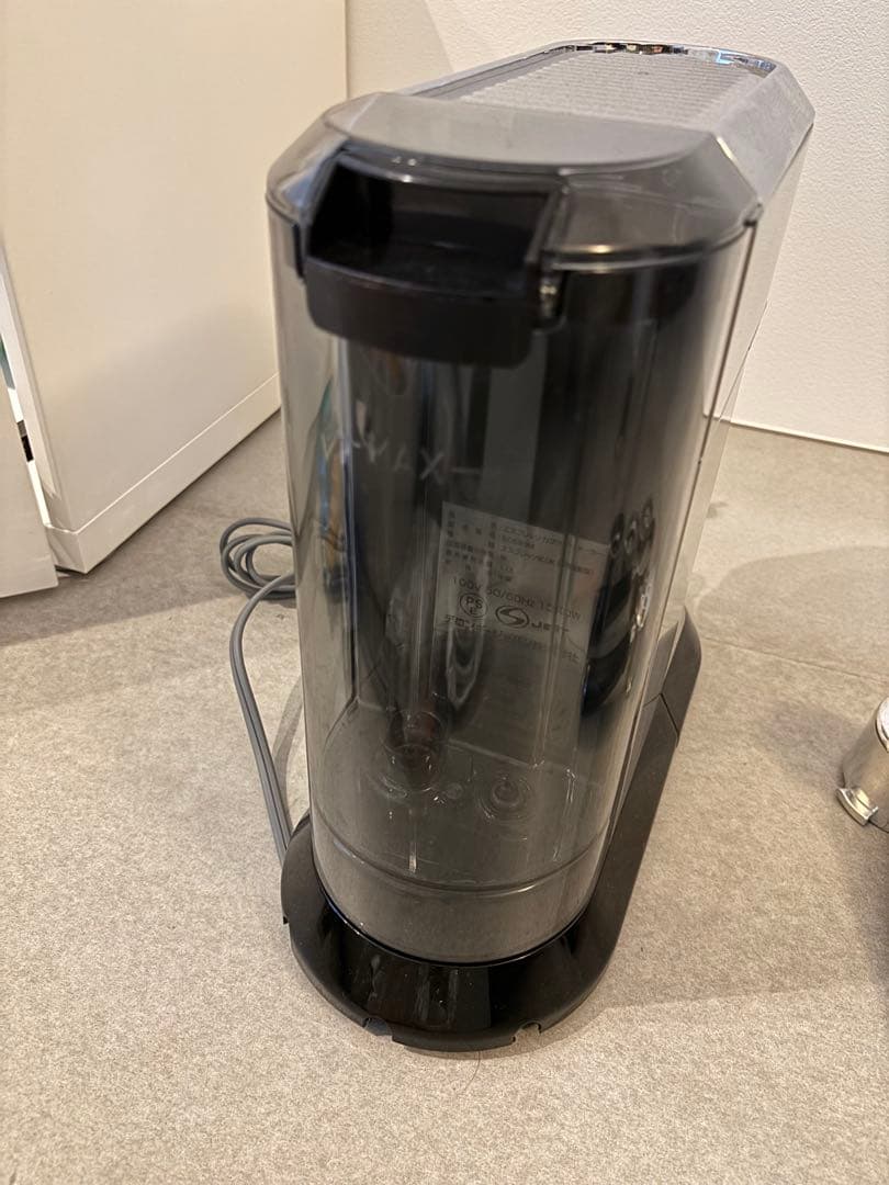 DeLonghi Dedica EC680M シルバー エスプレッソマシン