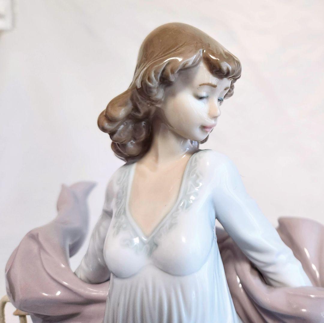 リヤドロ【美品】フィギュリン《春の輝き》No.5898