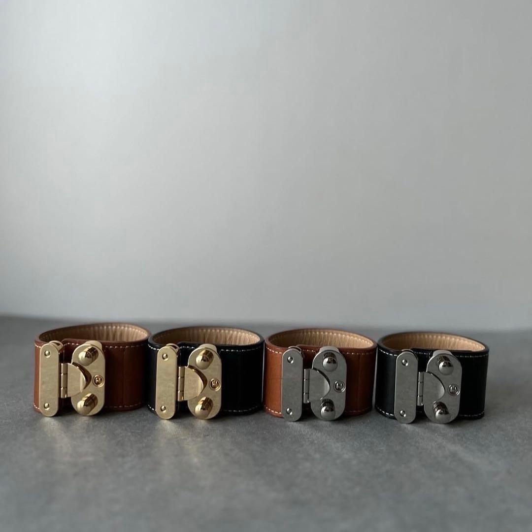 ANIECA レザーバングル　ブラック&シルバー