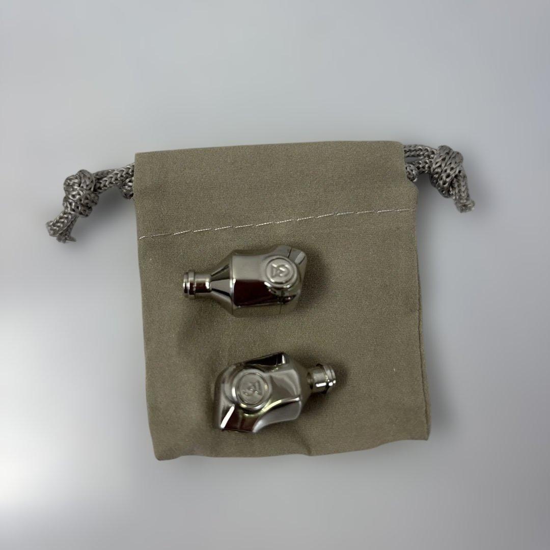 イヤホン CAMPFIRE AUDIO ATLAS