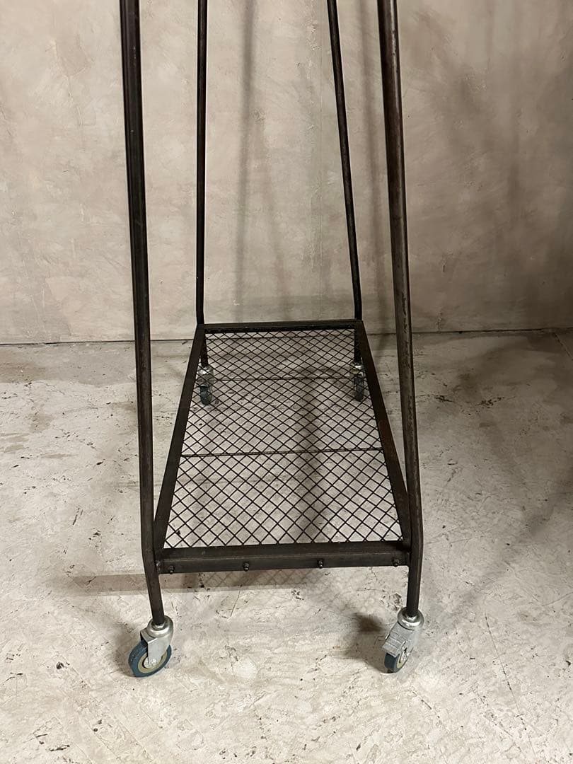 【東京都内23区配送無料】定価4万円　アイアン　ハンガー　ラック　スタンド