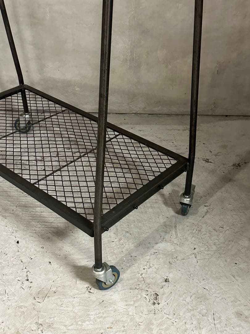 【東京都内23区配送無料】定価4万円　アイアン　ハンガー　ラック　スタンド