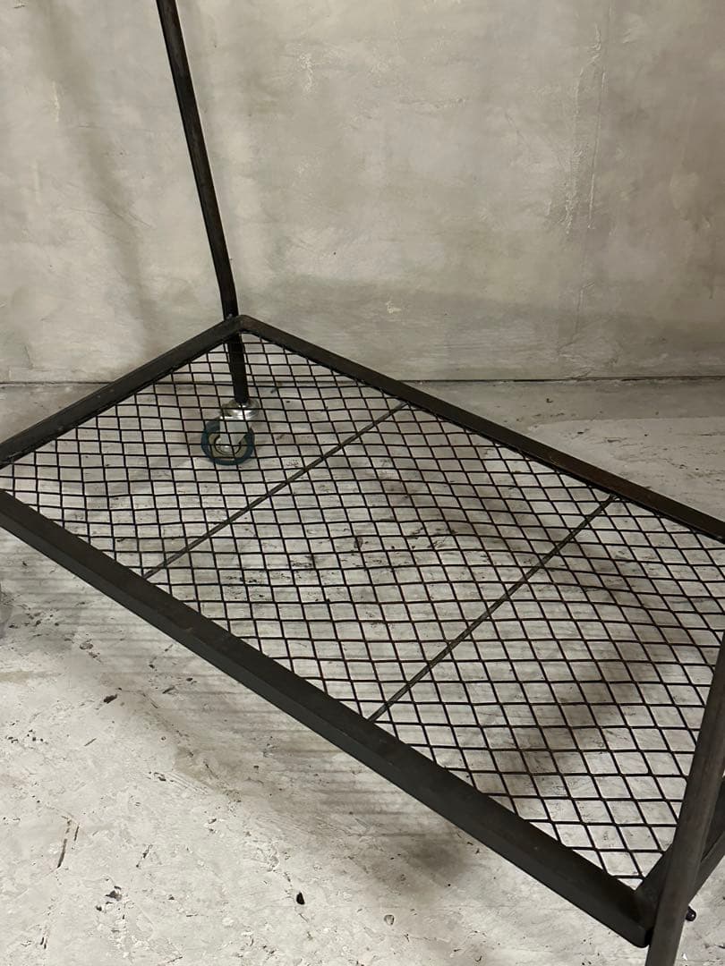 【東京都内23区配送無料】定価4万円　アイアン　ハンガー　ラック　スタンド