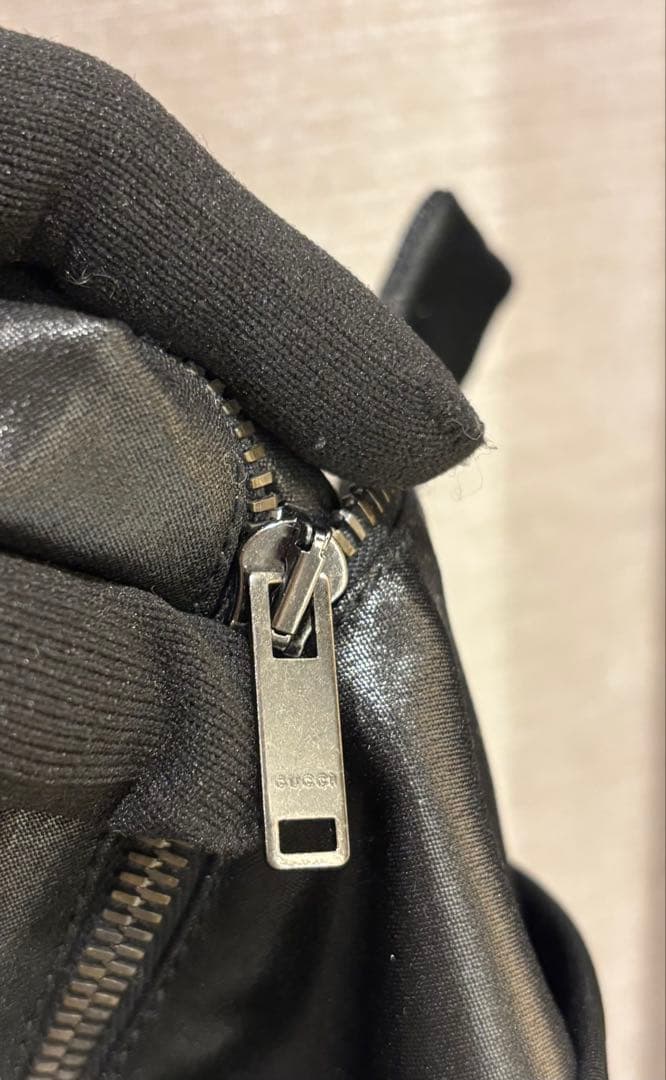 GUCCI黒いミニスカート w64 H94 着丈41cm