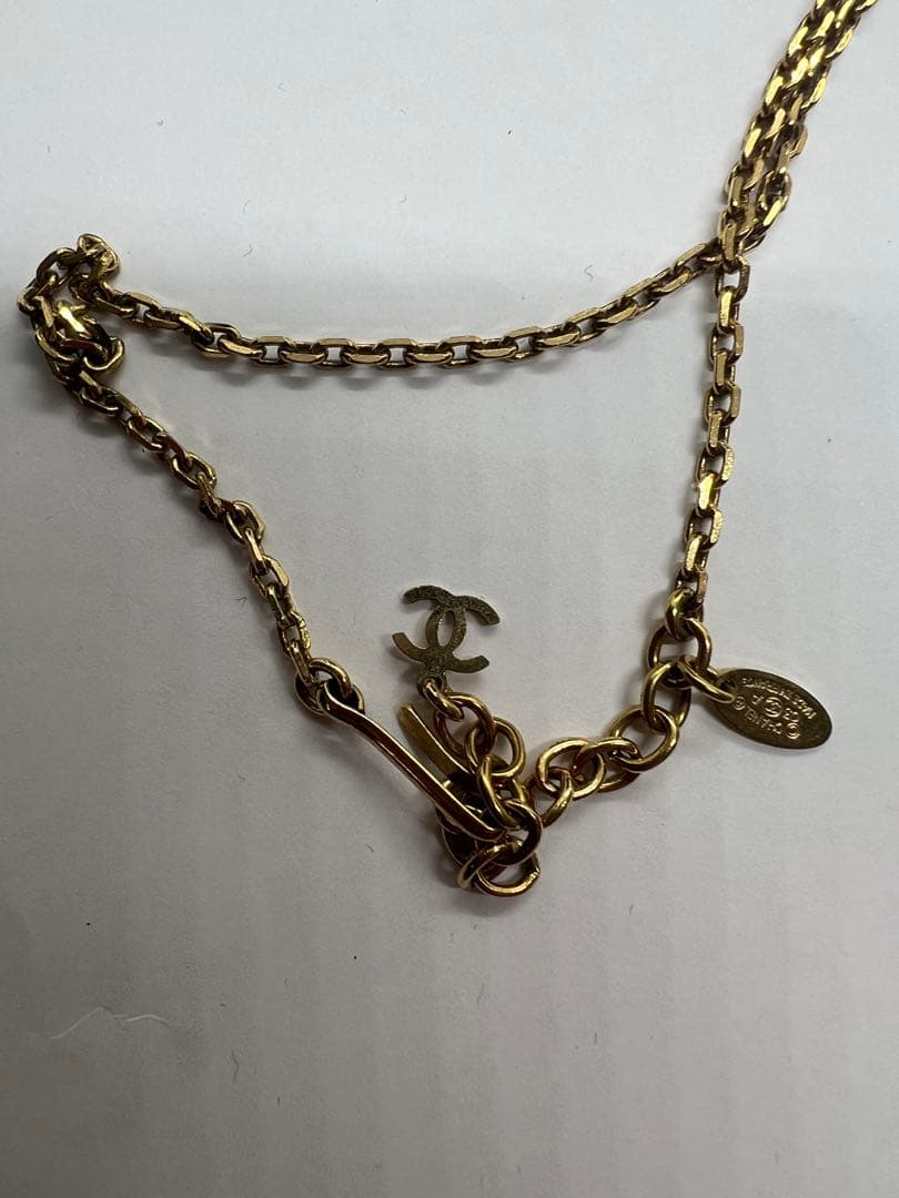 【美品】CHANEL ロゴ入りネックレス ブラック/ゴールド