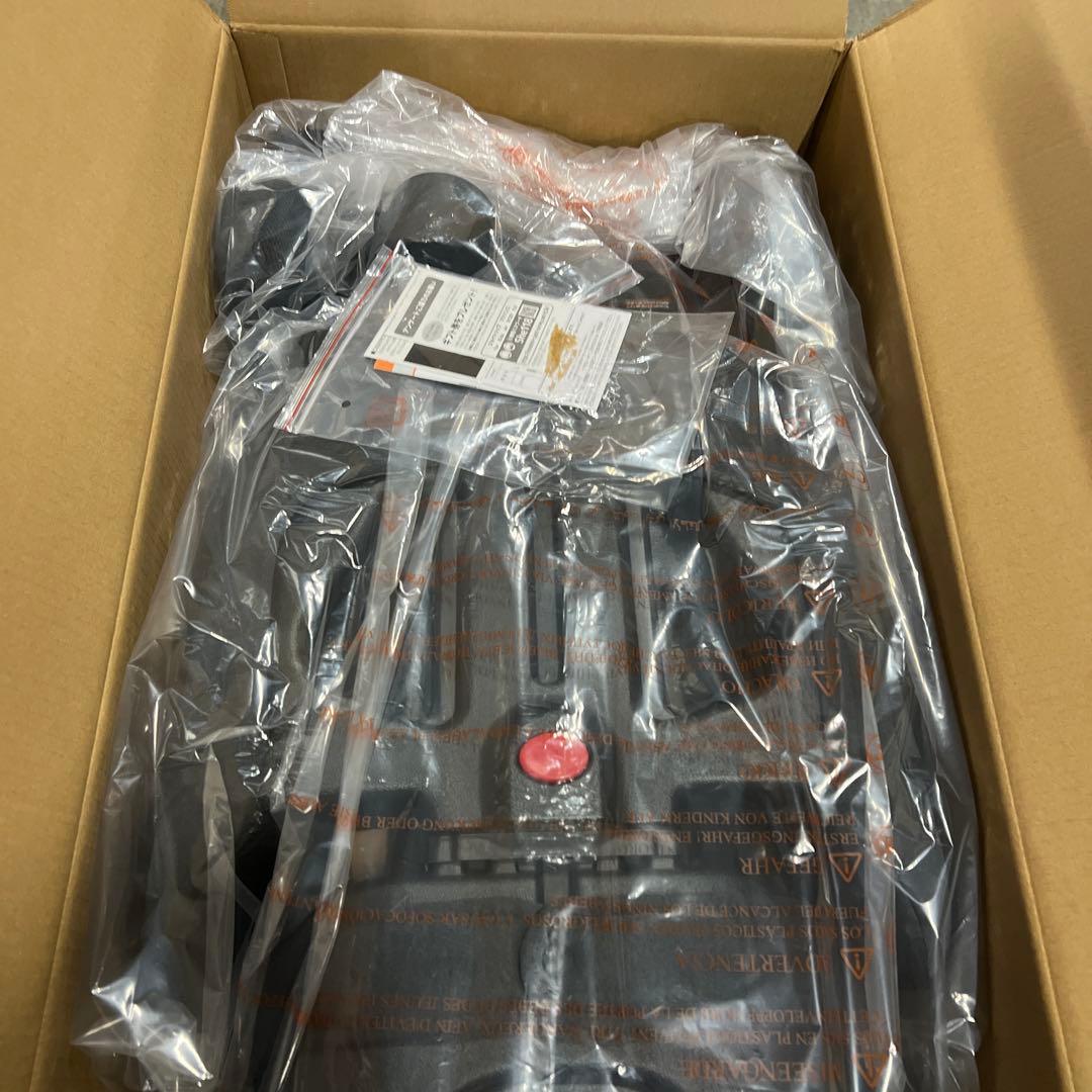 コンビ R129対応ジュニアシート 3歳頃から12歳頃まで