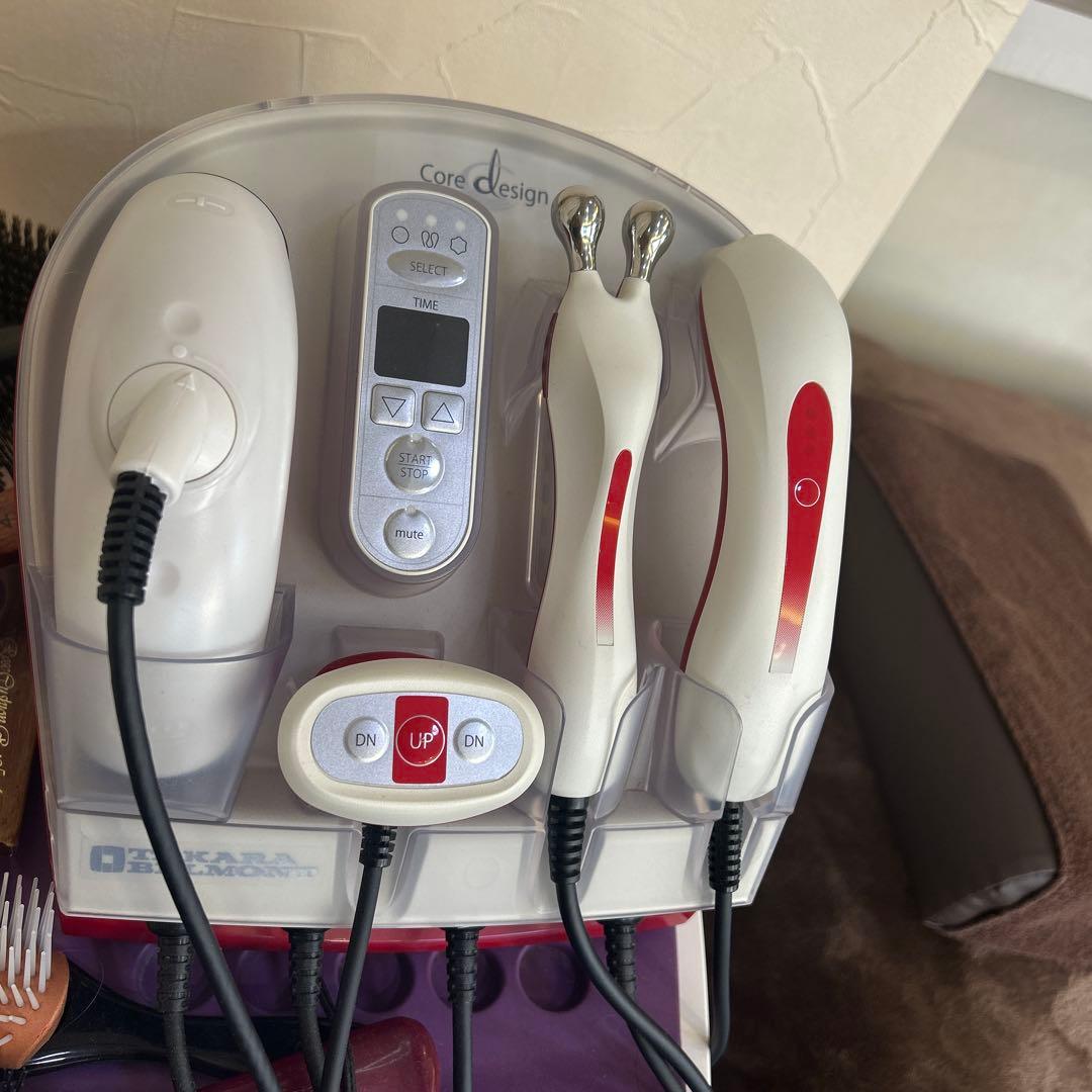 Core Design 多機能美顔器 赤白