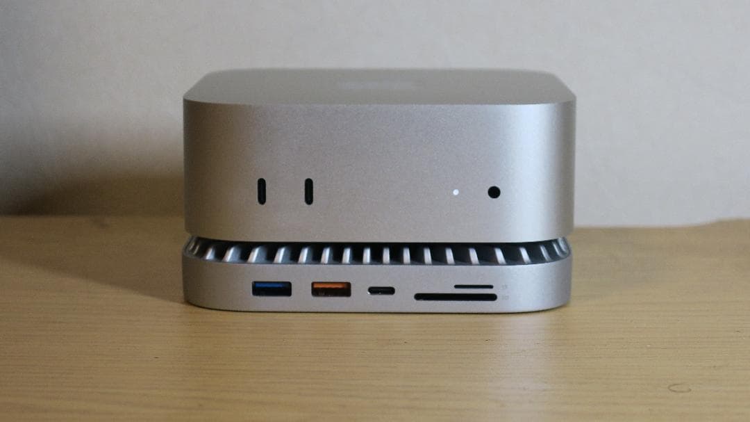 Apple Mac mini M4 / RayCue USB-C拡張ハブ