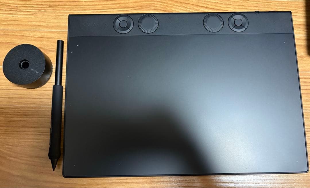 【訳アリ品】Intuos Pro medium PTK670K0C 本体キズ無し