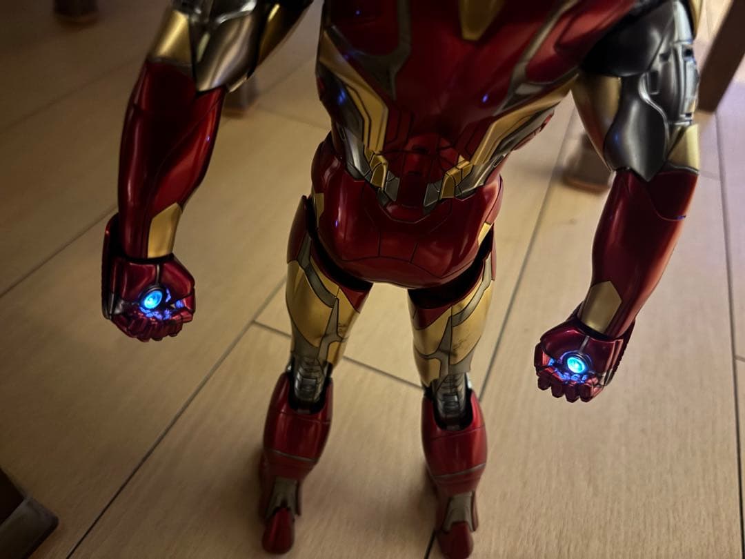 ホットトイズ　アイアンマン　マーク85 ヘッド付き