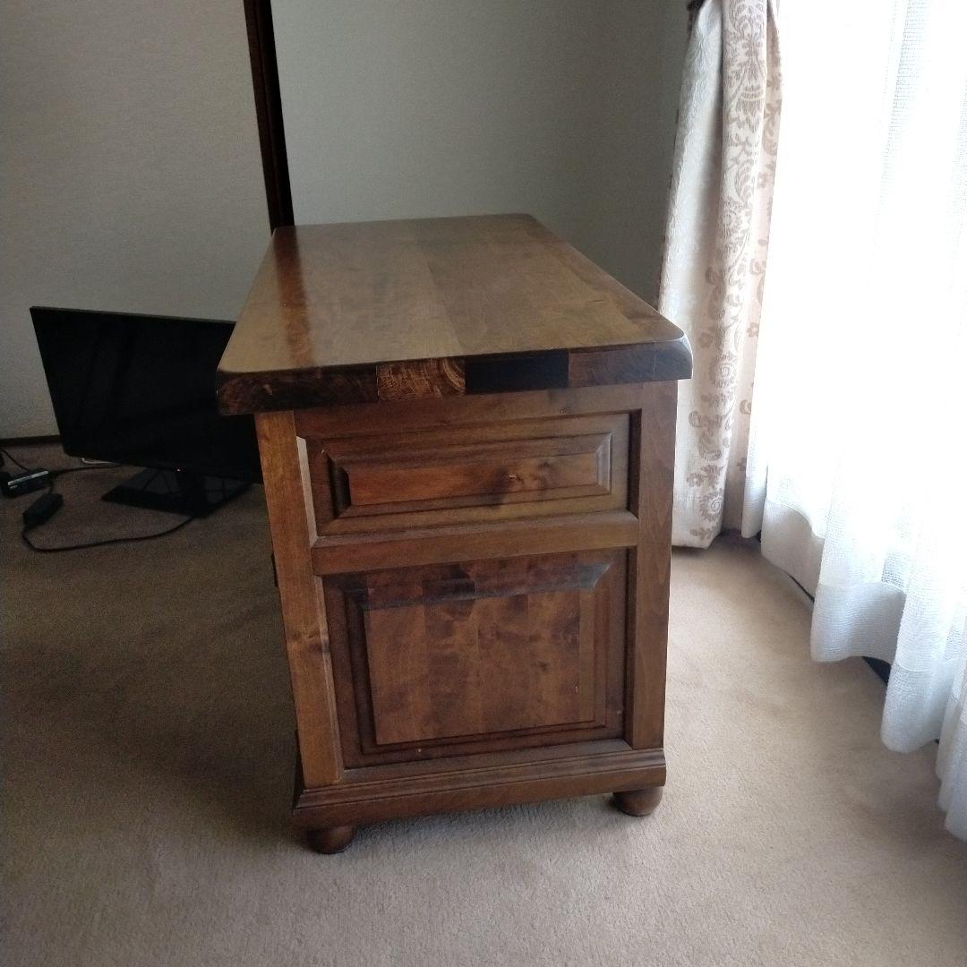 サイドボード、テレビ台