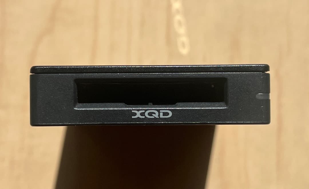XQDカード SONY240G + リーダー本体のみ