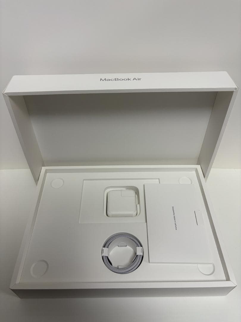 【ジャンク】画面映らず　Macbook Air M2 256GB メモリ8GB