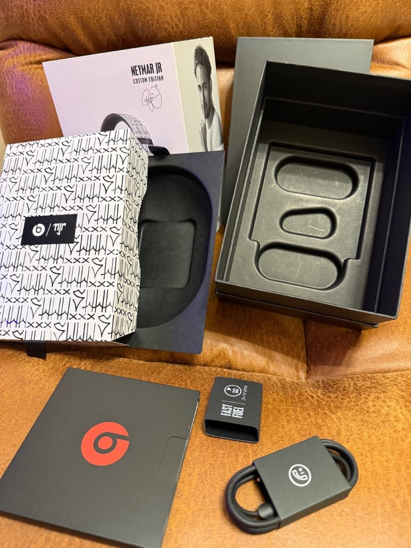 ヘッドホン Beats Studio3 Wireless Neymar Jr.