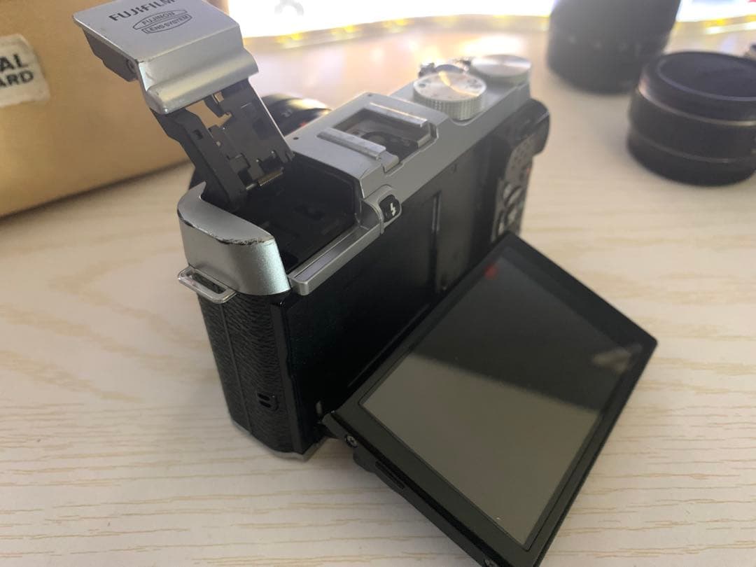 x-m1 fujifilmミラーレスカメラ　マクロ撮影可能（MCEX-16付き）