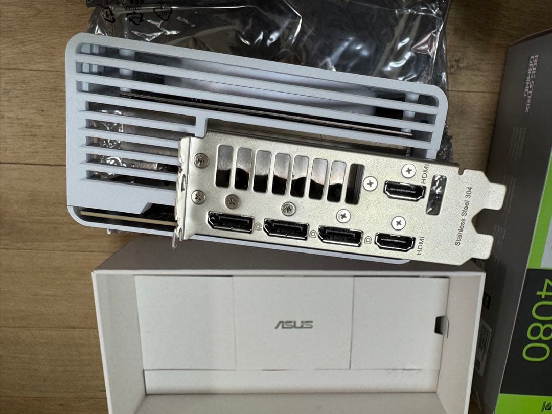 グラフィックボード・グラボ・ビデオカード ASUS ROG Strix RTX 4080 White OC