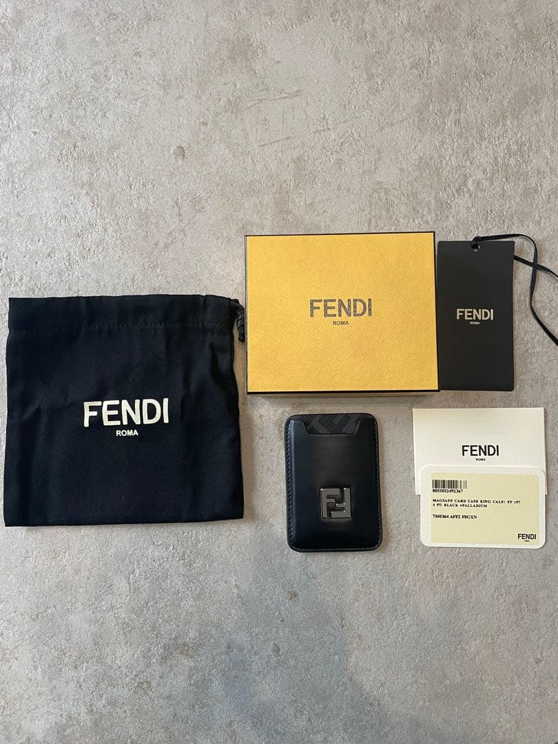 【新品未使用】FENDI MagSafe カードケース