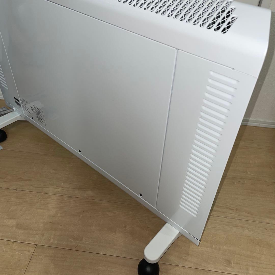 【美品】DeLonghi コンベクターヒーター　ホワイト キャスター付き