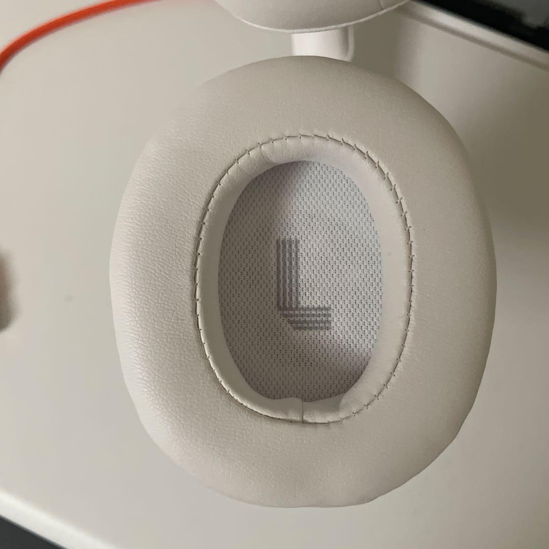 JBL ワイヤレスヘッドホン ホワイト