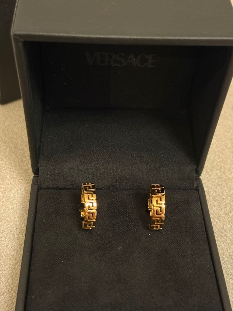VERSACE ピアス(両耳用) ギフトボックス付き