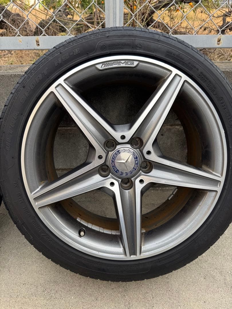 225/45R18 AMG w205の純正品