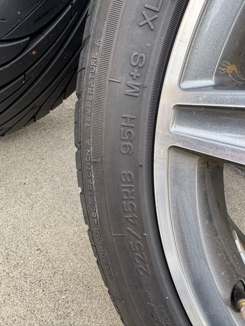 225/45R18 AMG w205の純正品