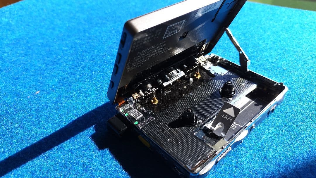 【ジャンク】SONY WM-F701C ポータブルカセットプレーヤー