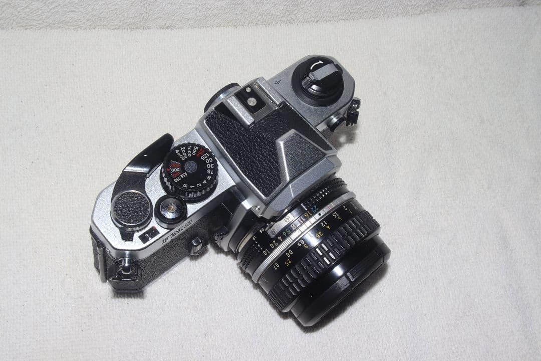 Nikon newFM2 後期型 ボディ+単焦点レンズ