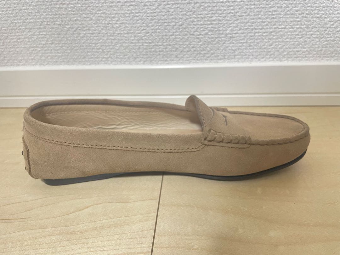 TOD'S ベージュ ローファー スウェード