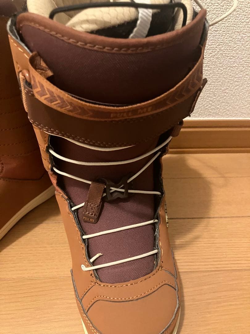 DEELUXE ＬＡＲＡ　美品　23.5cm 　熟成型 スノーボードブーツ