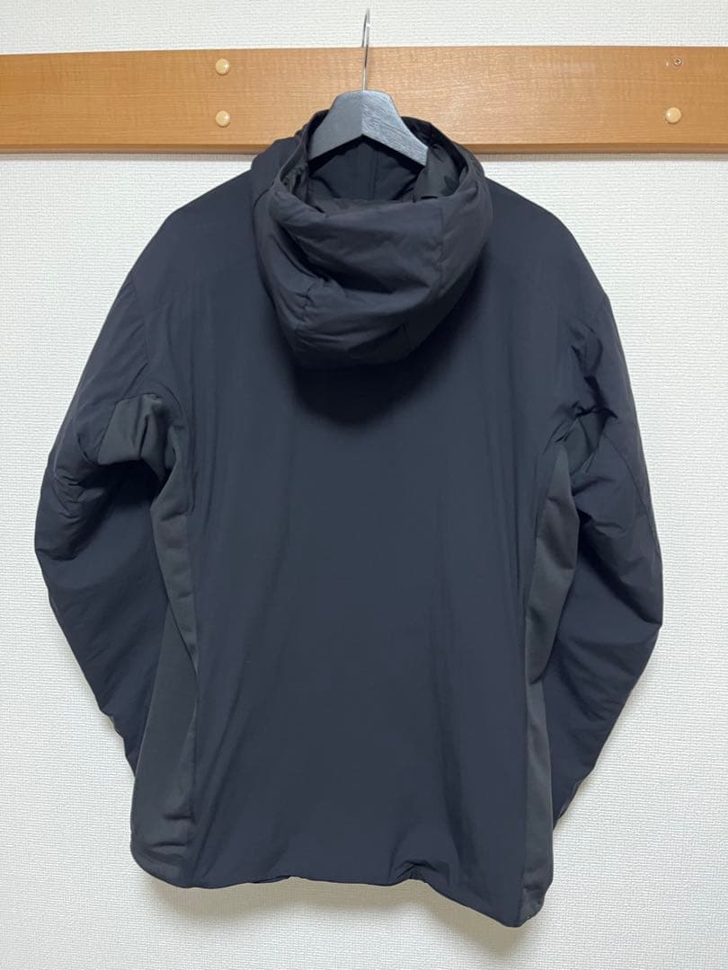 アークテリクス　アトムLTフーディー