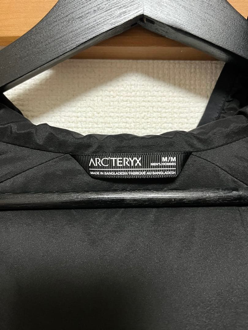 アークテリクス　アトムLTフーディー