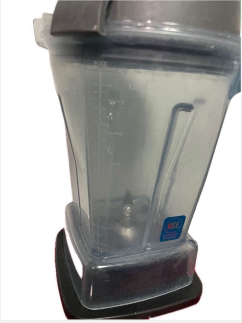 Vitamix VM0111 レッド ブレンダー