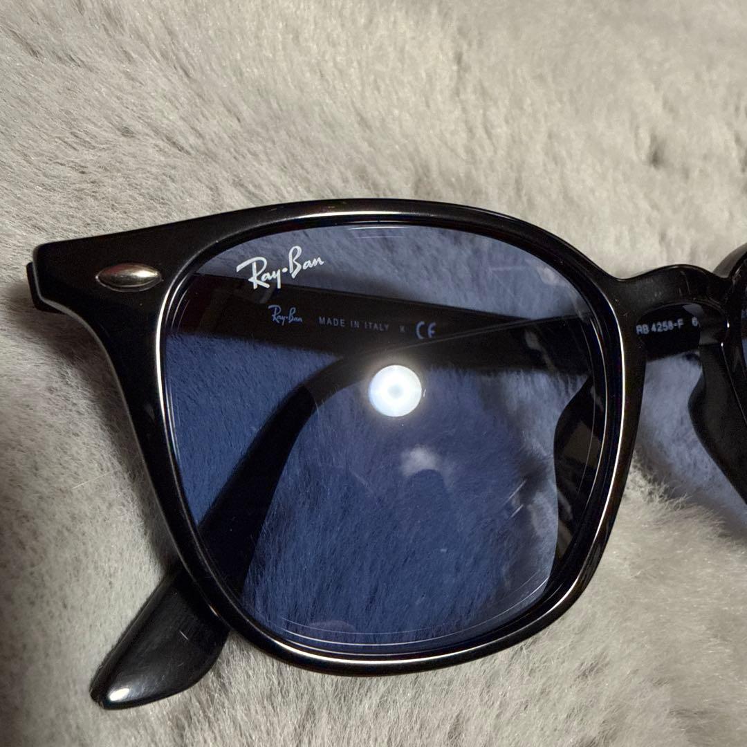 Ray-Ban RB4258f サングラス ブラック アジアンフィット ブルー