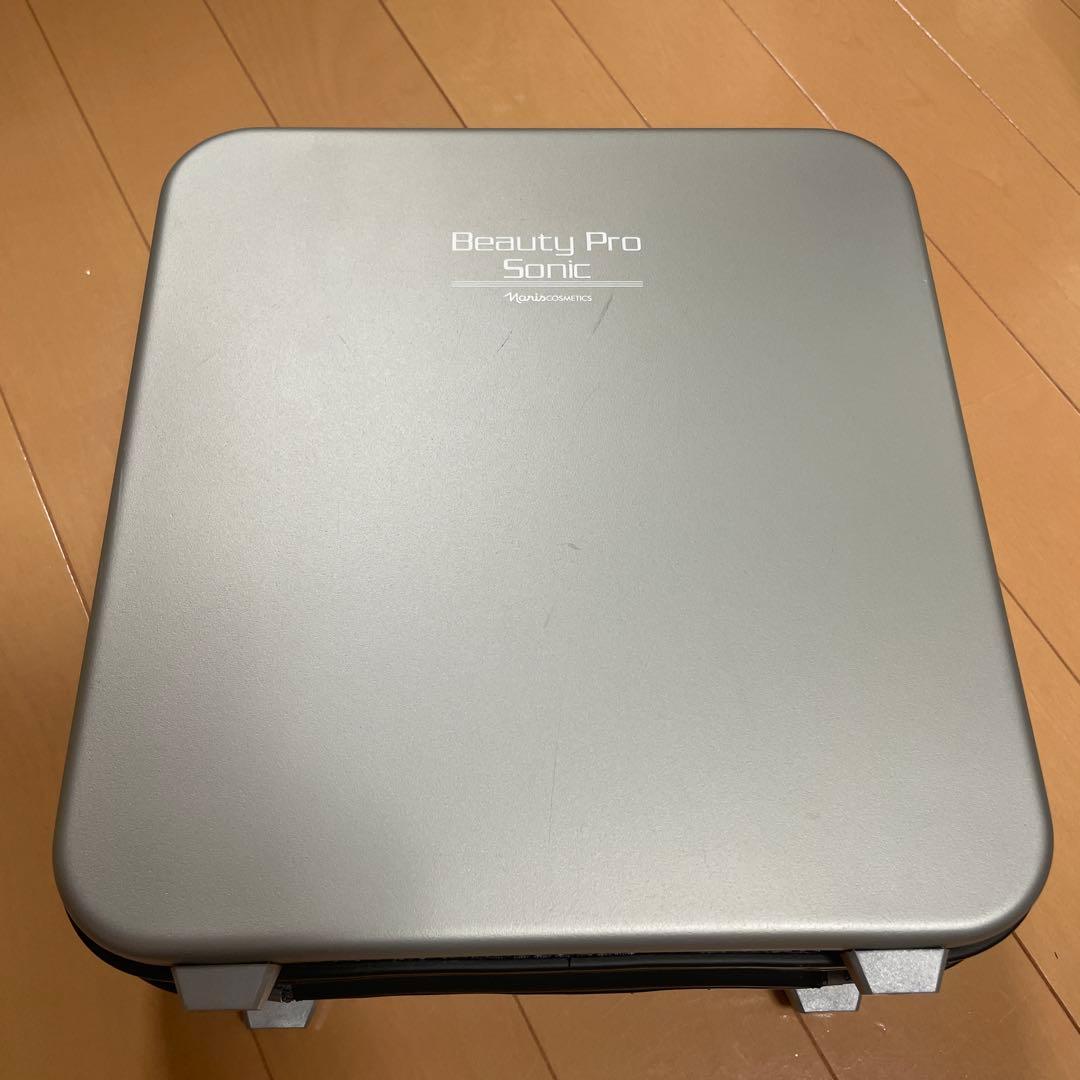 ナリス　ビューティープロソニック美顔器一式とソニック用ジェル付き　エステ用品