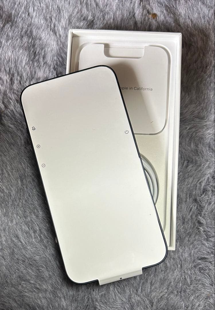 新品　アイホン14 128GB ミッドナイト　アメリカ版シャッターが消せます