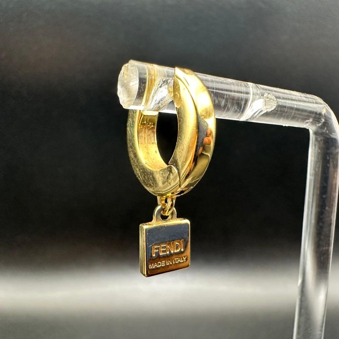 極美品✨　FENDI　フェンディ　ピアス　フォーエバー　ゴールド　1492
