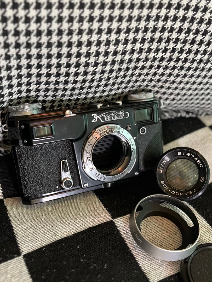 Kiev 4A ブラック+ レンズ＋フード＋革ケース付き