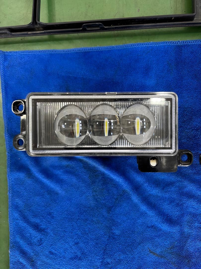 ホンダ n-van フロントバンパーガーニッシュとLEDライトセット