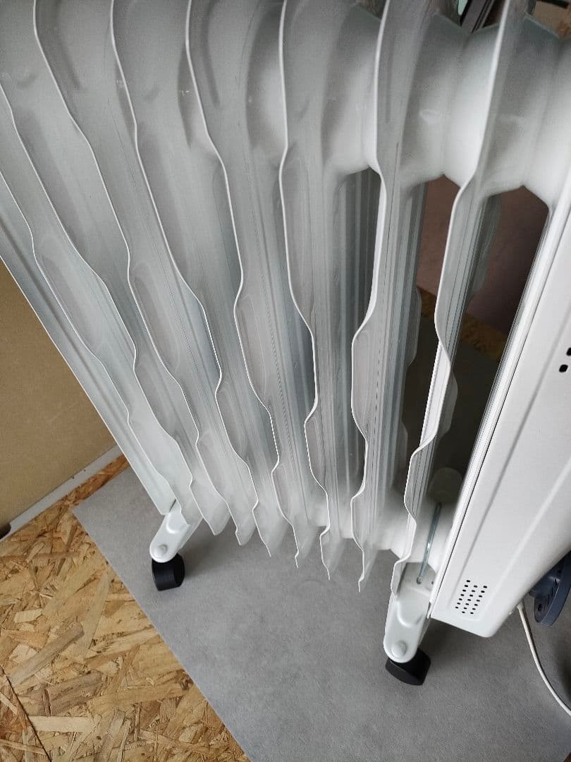 開封済み未使用★エレクトロラックス オイルヒーター EO12D102C0